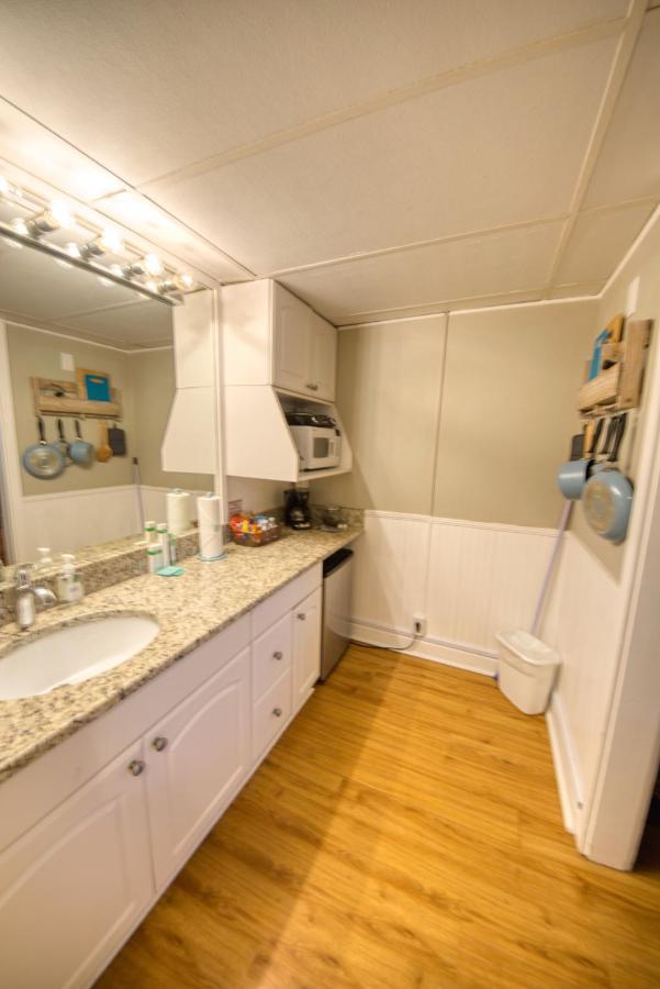 Waterway View Studio 2 W/ Pool, 1 Mile To Wrightsville Beach Wilmington Exteriör bild
