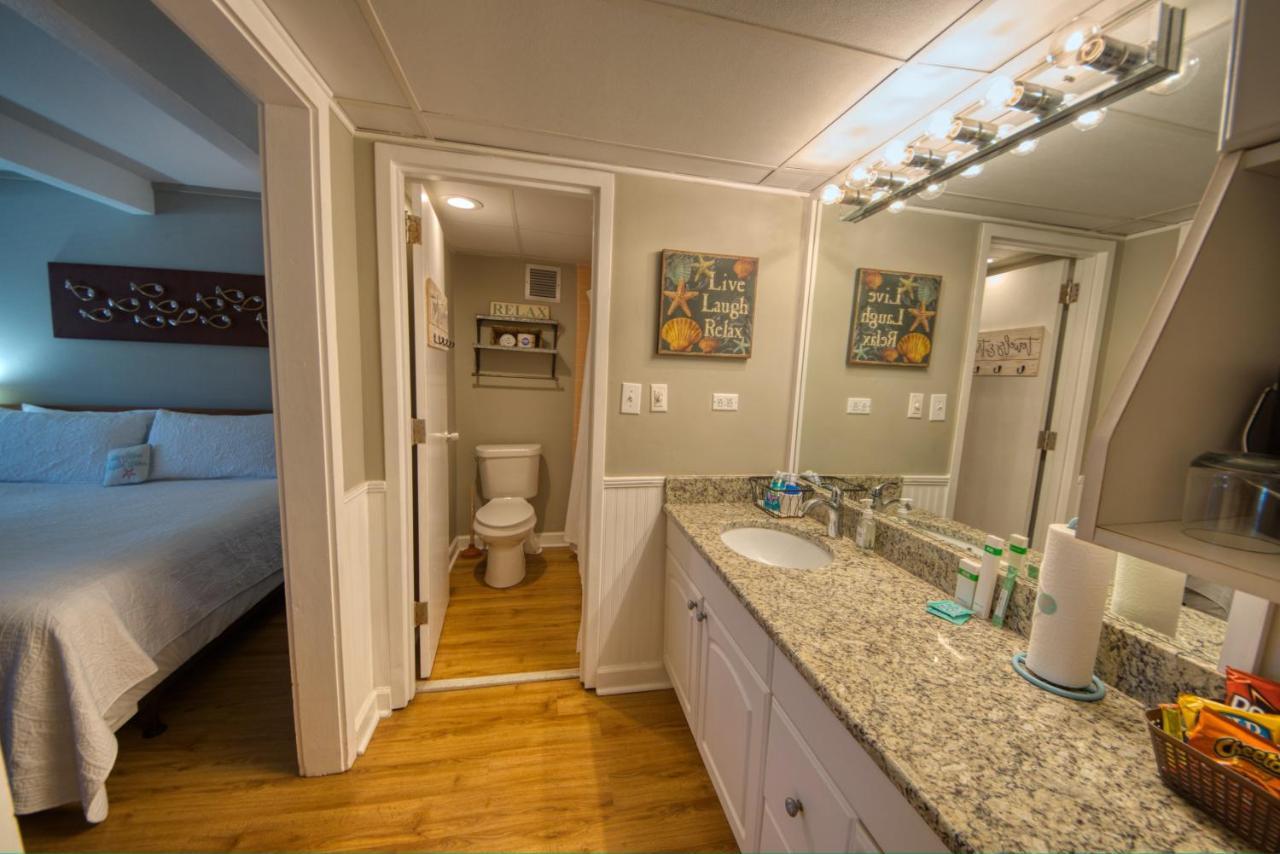 Waterway View Studio 2 W/ Pool, 1 Mile To Wrightsville Beach Wilmington Exteriör bild